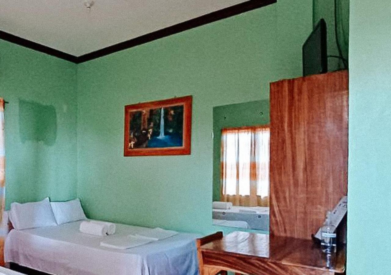 Reddoorz At July'S Haven Seaside Pension Camiguin Mambajao Exterior foto