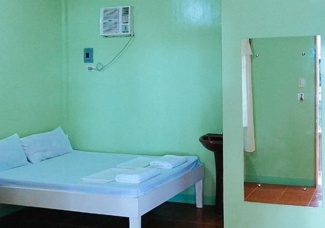 Reddoorz At July'S Haven Seaside Pension Camiguin Mambajao Exterior foto